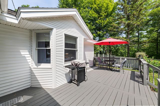 56 Barry Highlands Road, Danbury, NH 03230