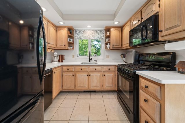 56 Barry Highlands Road, Danbury, NH 03230