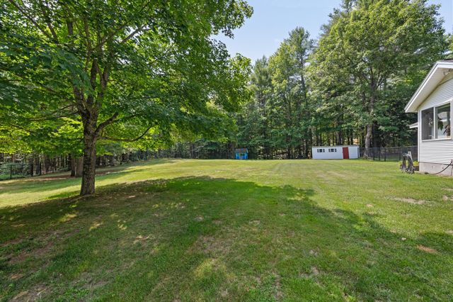 56 Barry Highlands Road, Danbury, NH 03230