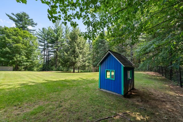56 Barry Highlands Road, Danbury, NH 03230