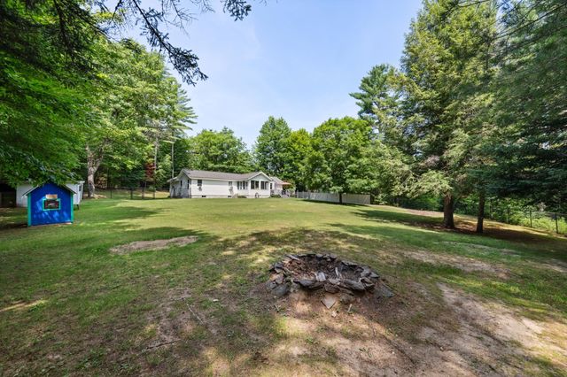 56 Barry Highlands Road, Danbury, NH 03230