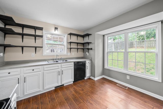 709 Arrowfield Dr, Clarksville, TN 37042