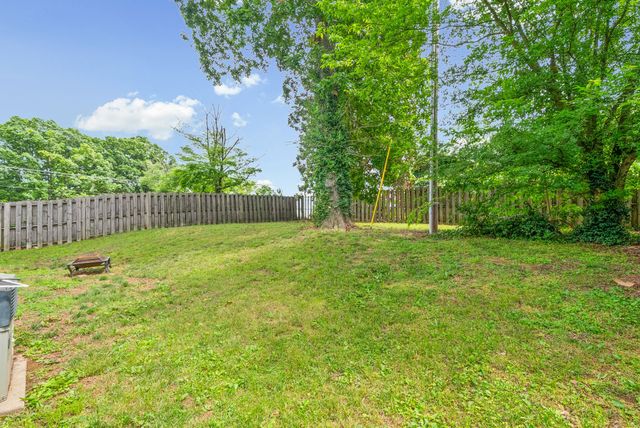 709 Arrowfield Dr, Clarksville, TN 37042