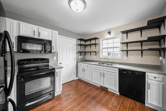 709 Arrowfield Dr, Clarksville, TN 37042