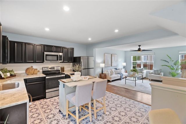 703 Lakeview CV, Smithfield, VA 23430