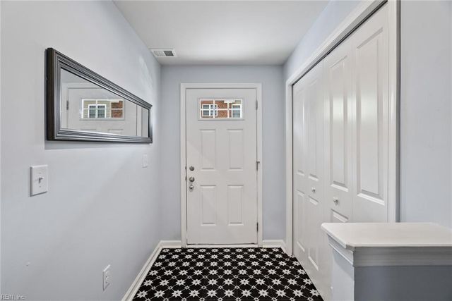 703 Lakeview CV, Smithfield, VA 23430