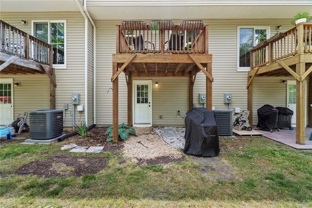 703 Lakeview CV, Smithfield, VA 23430