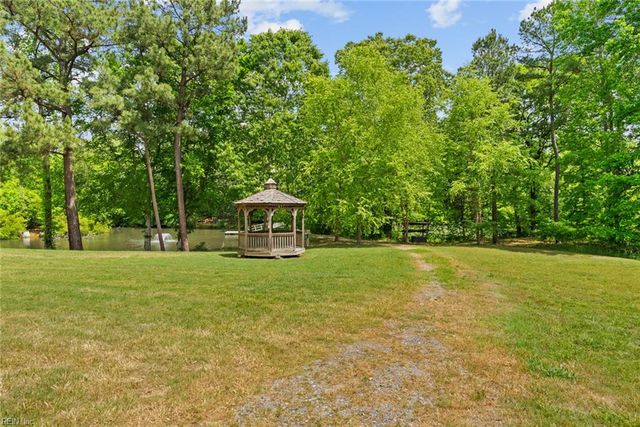 703 Lakeview CV, Smithfield, VA 23430