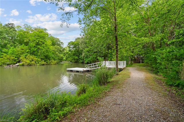 703 Lakeview CV, Smithfield, VA 23430