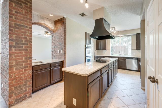 3322 Bridlewood Drive, Grapevine, TX 76051