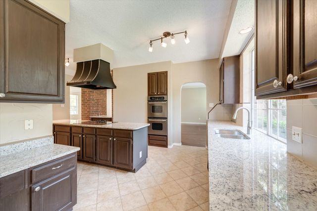 3322 Bridlewood Drive, Grapevine, TX 76051