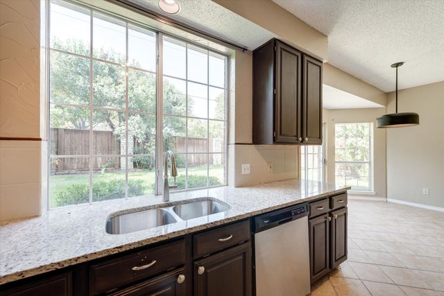 3322 Bridlewood Drive, Grapevine, TX 76051