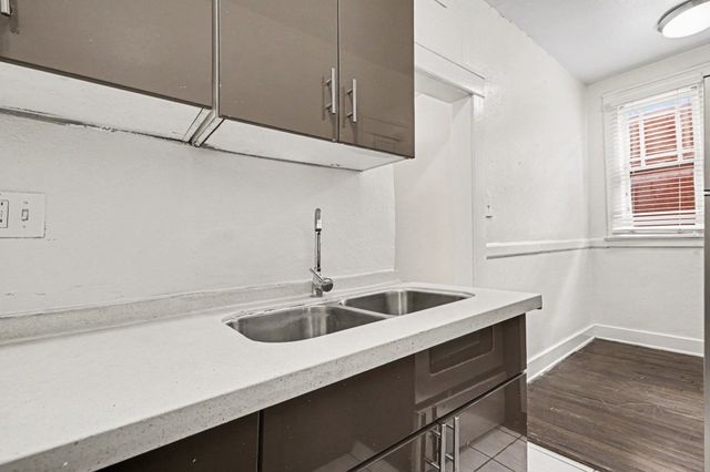 917 N Haskell Avenue E, Dallas, TX 75204
