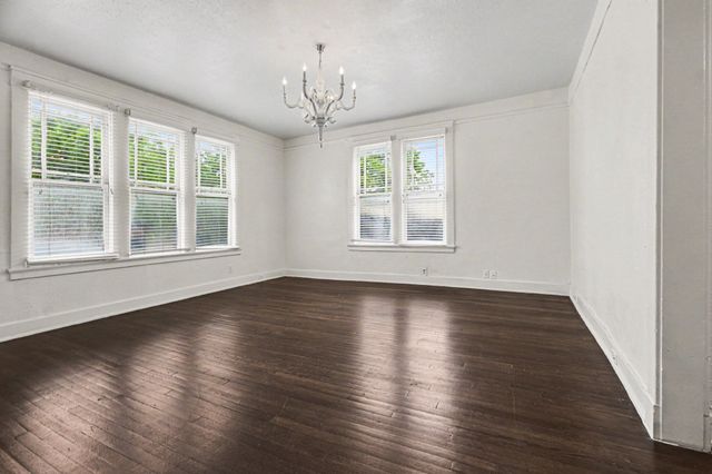 917 N Haskell Avenue E, Dallas, TX 75204