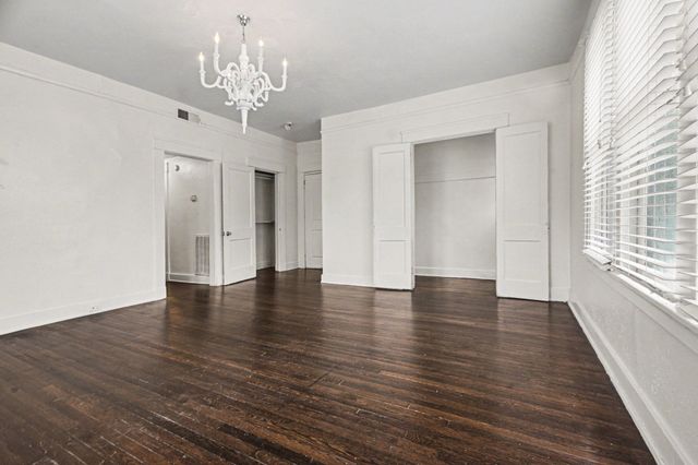 917 N Haskell Avenue E, Dallas, TX 75204