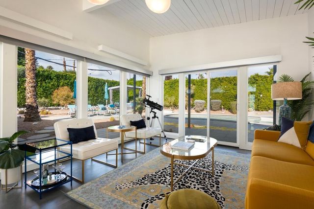 302 E Racquet Club Road, Palm Springs, CA 92262