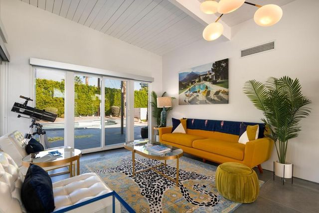 302 E Racquet Club Road, Palm Springs, CA 92262