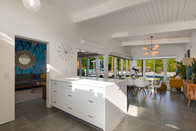 302 E Racquet Club Road, Palm Springs, CA 92262