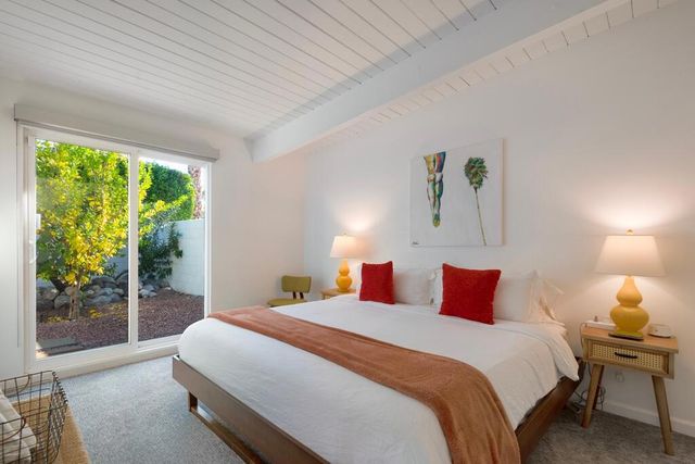 302 E Racquet Club Road, Palm Springs, CA 92262