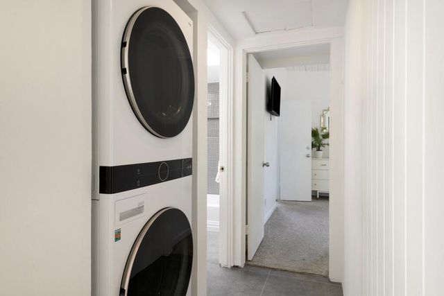 302 E Racquet Club Road, Palm Springs, CA 92262