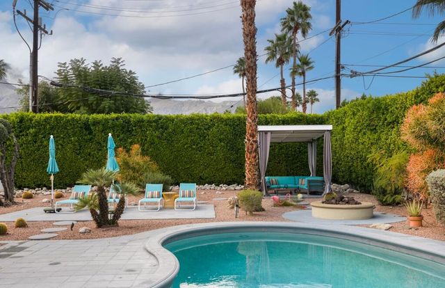 302 E Racquet Club Road, Palm Springs, CA 92262