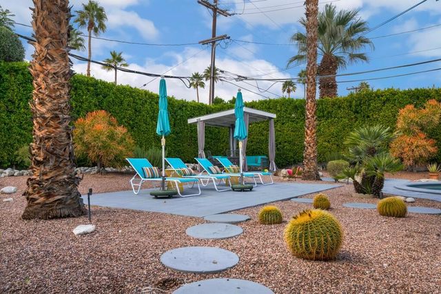 302 E Racquet Club Road, Palm Springs, CA 92262