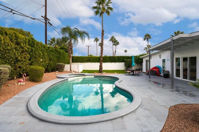 302 E Racquet Club Road, Palm Springs, CA 92262