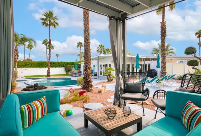 302 E Racquet Club Road, Palm Springs, CA 92262