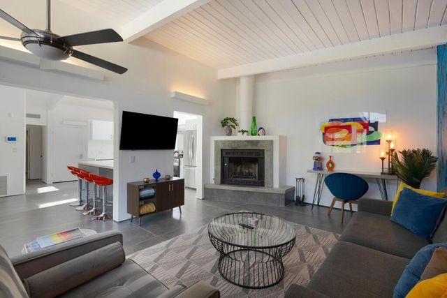 302 E Racquet Club Road, Palm Springs, CA 92262