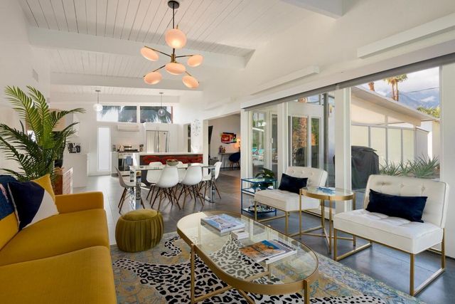 302 E Racquet Club Road, Palm Springs, CA 92262