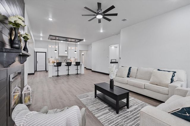 447 Sunset Trail, Angleton, TX 77515