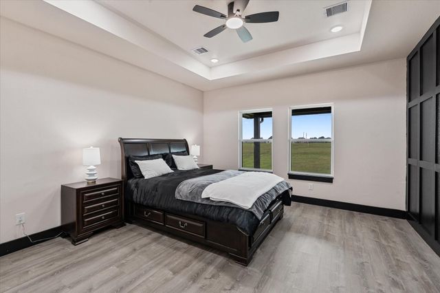 447 Sunset Trail, Angleton, TX 77515