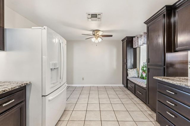 402 Mainberry Drive, Madera, CA 93637