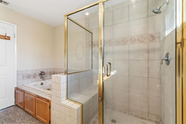 402 Mainberry Drive, Madera, CA 93637