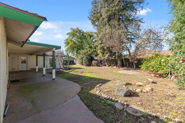 402 Mainberry Drive, Madera, CA 93637