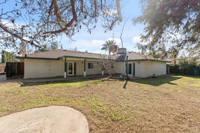 402 Mainberry Drive, Madera, CA 93637