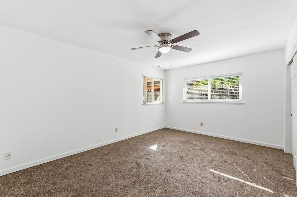 Image 27 of property listing at 402 Mainberry Drive, Madera, CA 93637