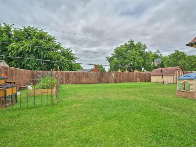 434 N Oak Avenue, Hennessey, OK 73742