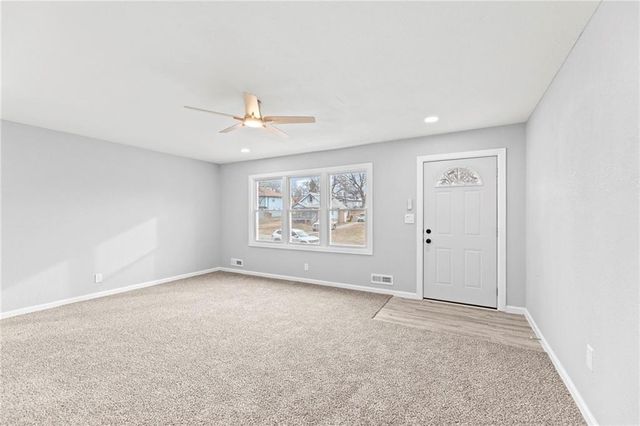 6716 Indiana Avenue, Kansas City, MO 64132