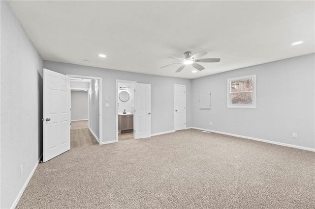 6716 Indiana Avenue, Kansas City, MO 64132