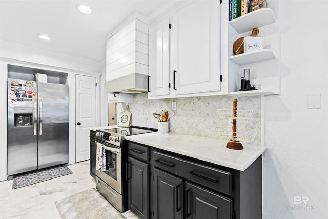 10 N Bayou Oaks Drive, Saraland, AL 36571