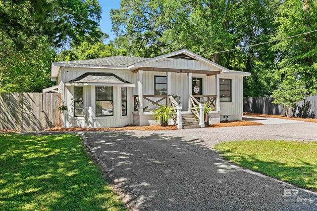 10 N Bayou Oaks Drive, Saraland, AL 36571