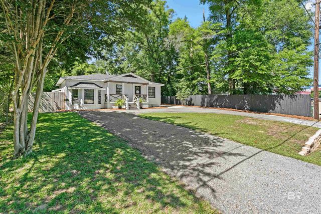 10 N Bayou Oaks Drive, Saraland, AL 36571