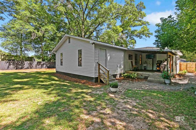 10 N Bayou Oaks Drive, Saraland, AL 36571