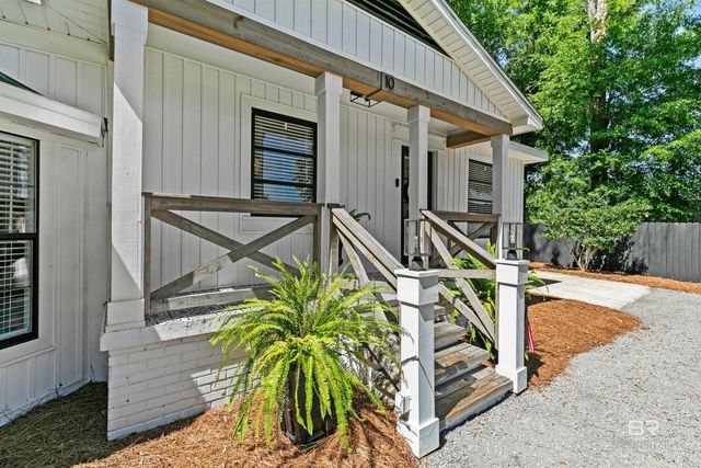 10 N Bayou Oaks Drive, Saraland, AL 36571