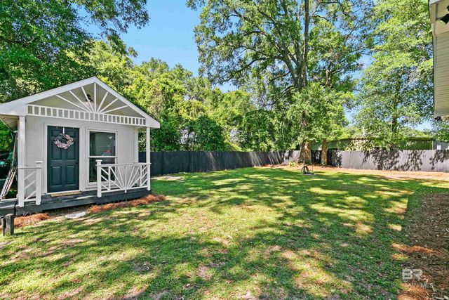 10 N Bayou Oaks Drive, Saraland, AL 36571