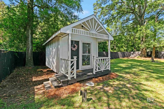 10 N Bayou Oaks Drive, Saraland, AL 36571