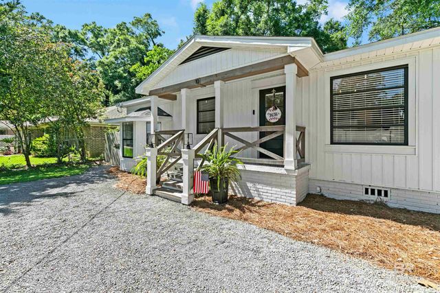 10 N Bayou Oaks Drive, Saraland, AL 36571