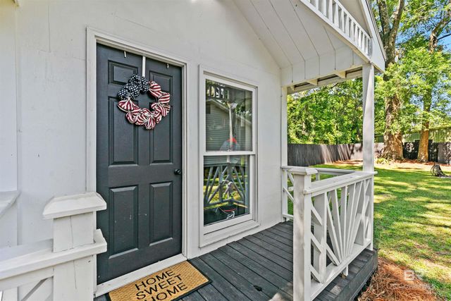 10 N Bayou Oaks Drive, Saraland, AL 36571