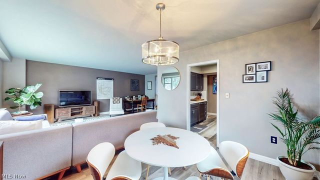 11820 Edgewater Drive 110, Lakewood, OH 44107